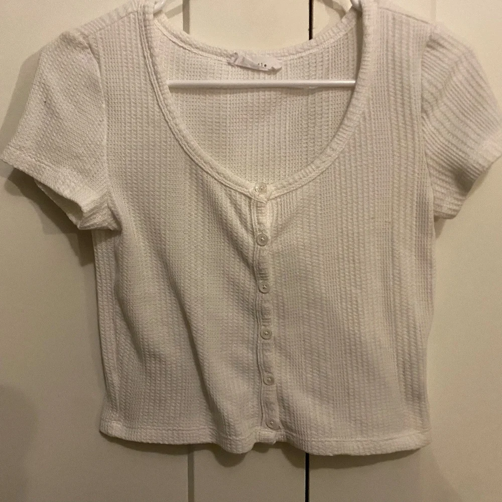 Tee - Picture 1 of 2
